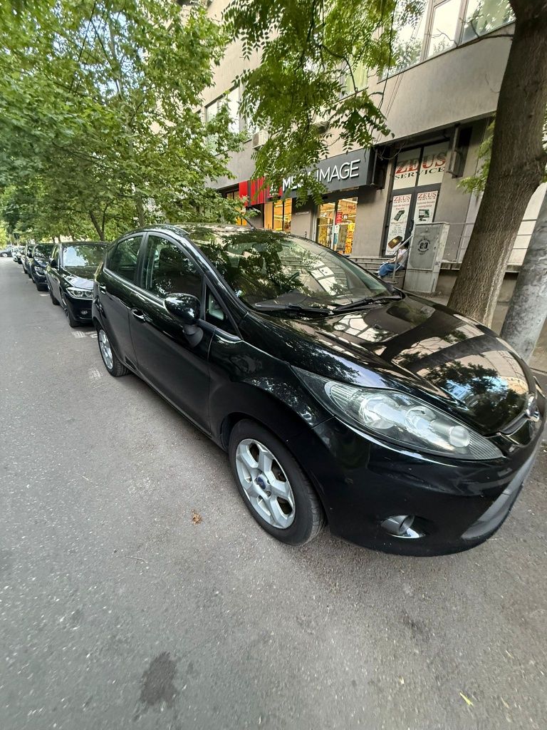 Ford fiesta 1.4 benzina automata 2011