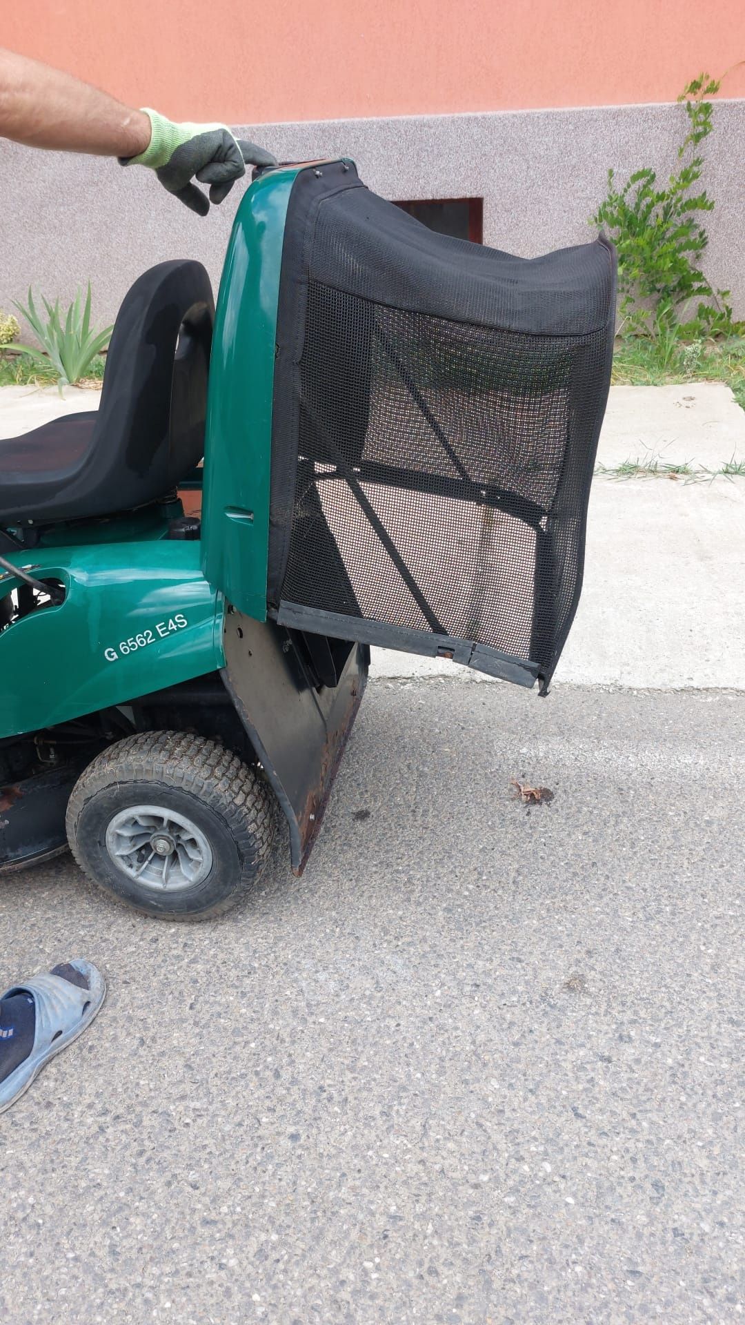 Tractoras de tuns iarba