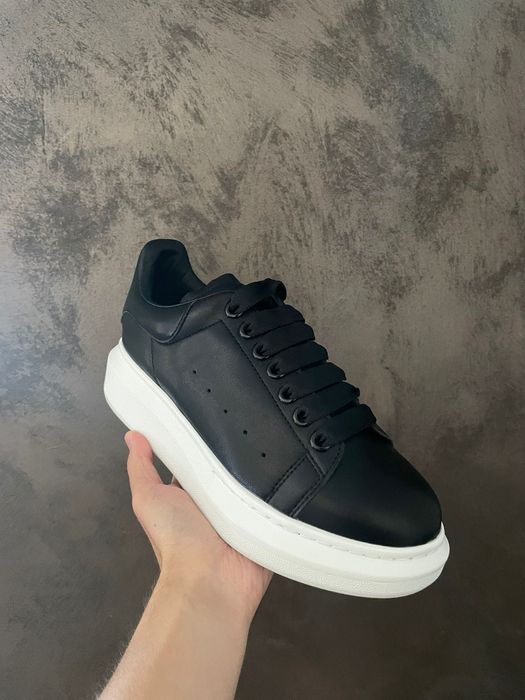 Adidași Alexander McQueen