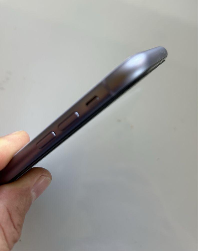 Iphone 11/64gb +5 кейса+5 протектора