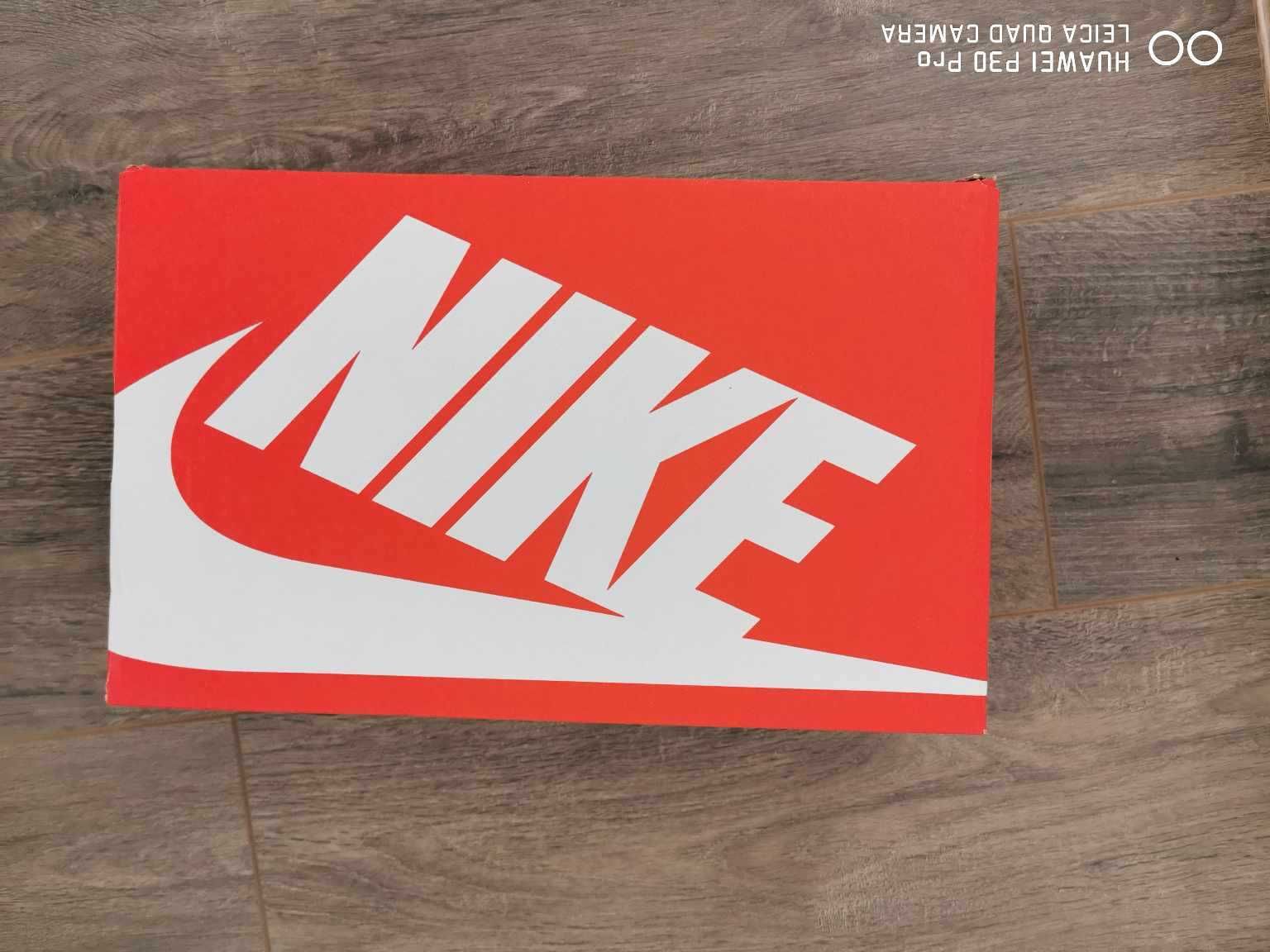 Кожени маратонки  NIKE 100% оригинални!!!