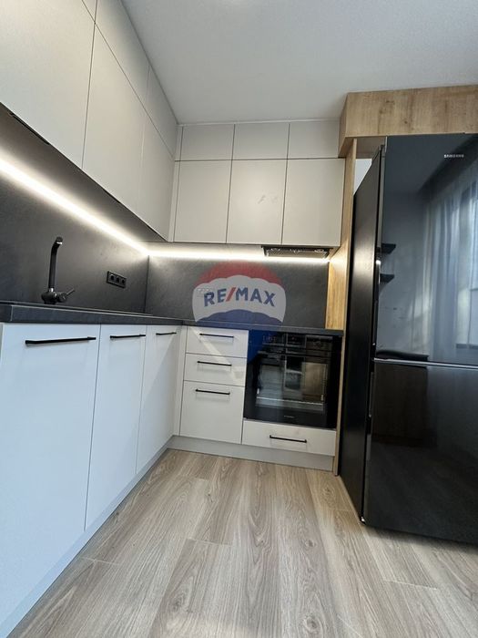 Дава се под наем Тристаен апартамент в Варна, Център - 80 кв.м за 765 € - Снимка #5