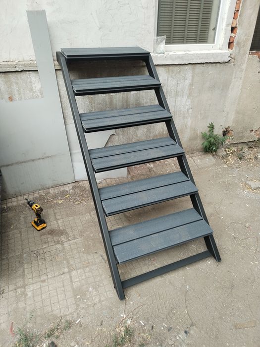 Изработка на метални стълбища