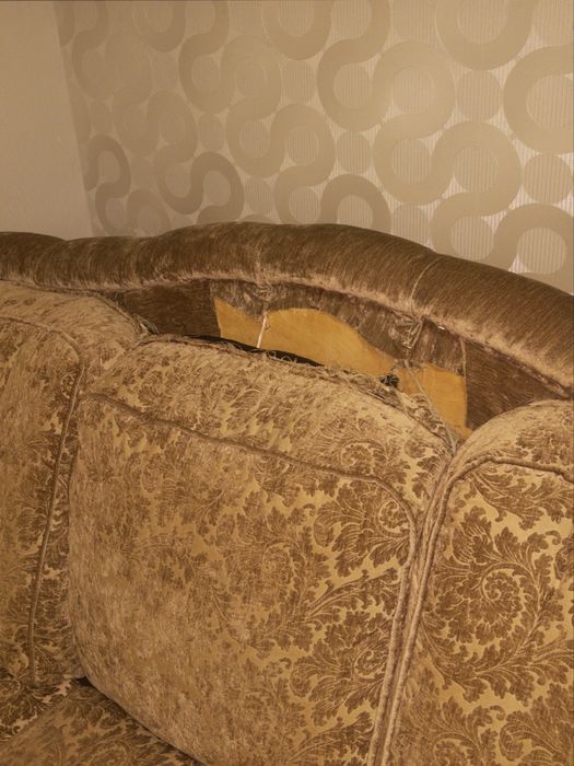 Срочно продаю диваны.Три винтажных дивана