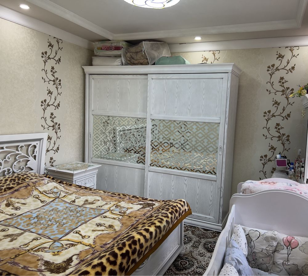 Olmazor Allon maxallada 3.5 sotikli uy sotiladi