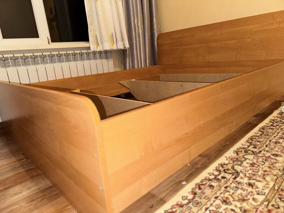 Кровать широкий, с матрасом