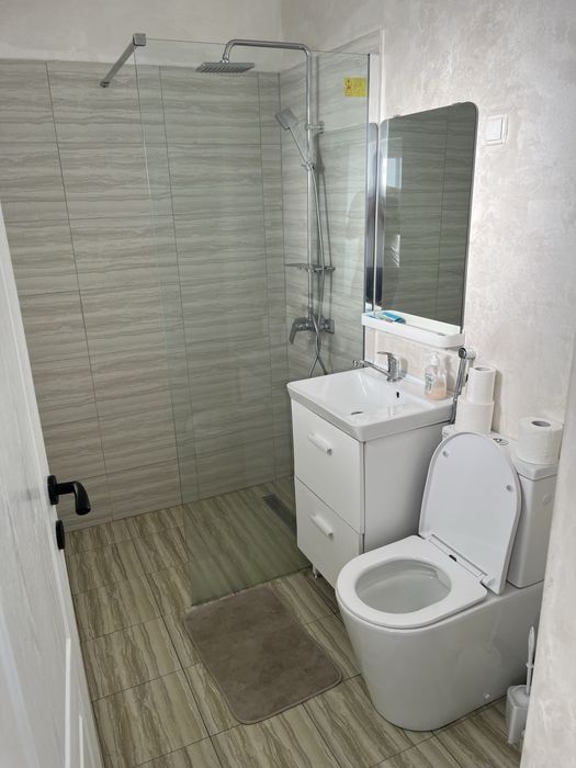 CASA cu 2 camere curte terasa jacuzii 4 persoane .REGIM HOTELIER !