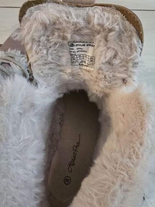 Ghete iarna imblanite pentru fete