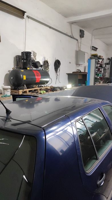 Inchiriez service auto