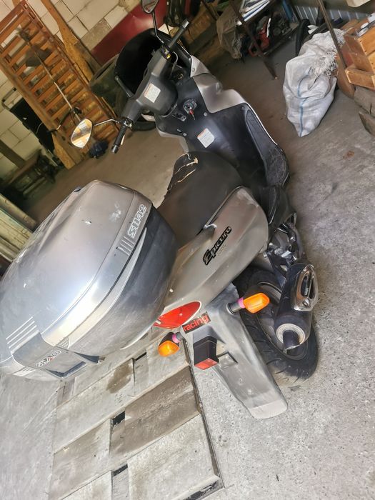 De vanzare scuter suzuki