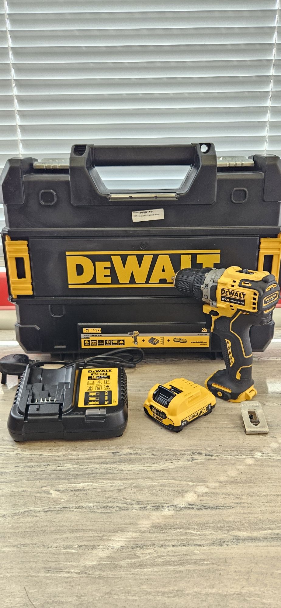 Dewalt Винтоверт Комплект DCD701D2 с куфър,зарядно и батерия