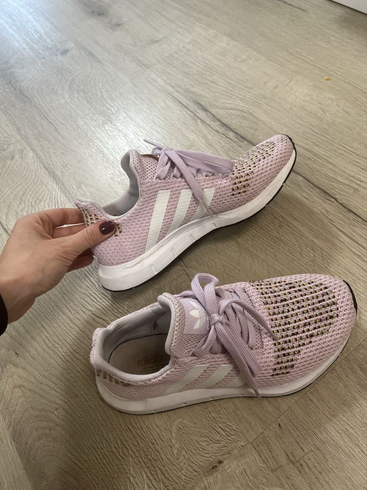 Adidas маратонки тип чорап