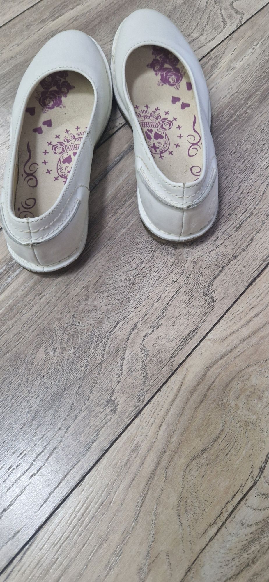 Бели кожени обувки Dr. Martens, 37  номер