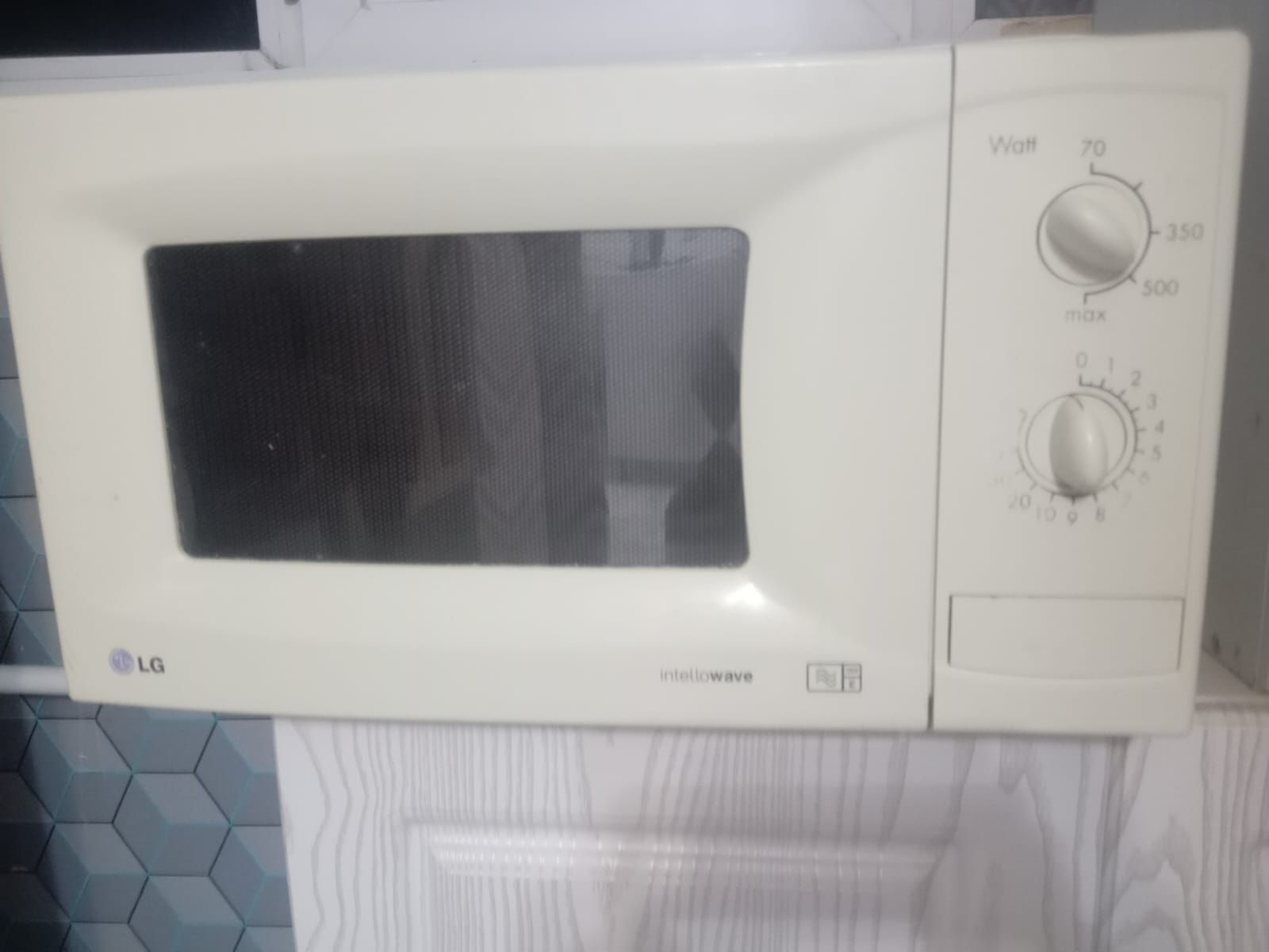 Продам микроволновую печь