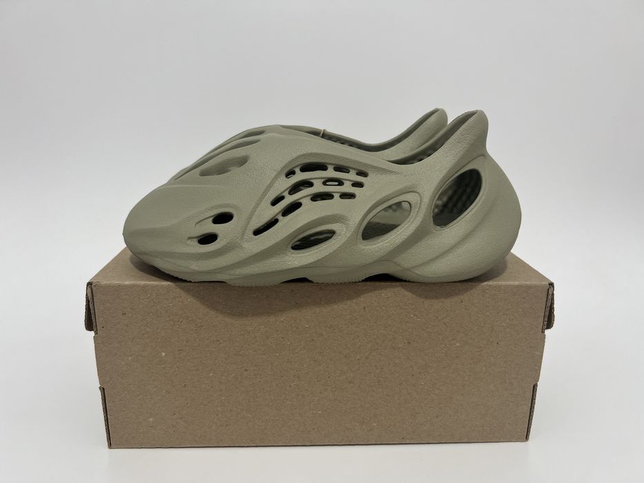 Yeezy foam runner stone salt ( travis , nike , jordan nike dunk rick)