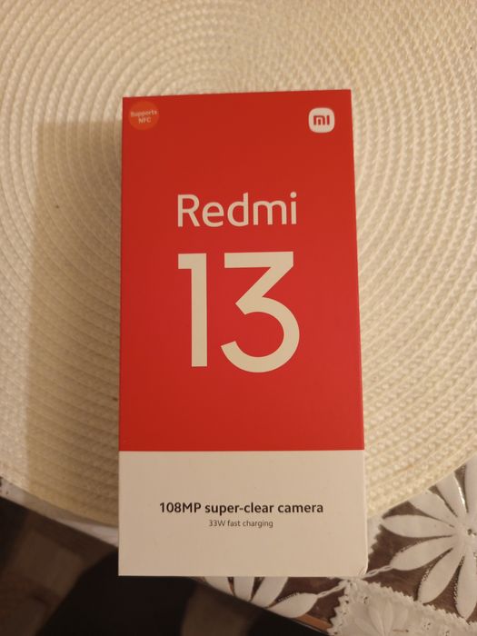 Vind Xiaomi 13, versiunea 6/128, memorie interna,sau schimb cu alt tel