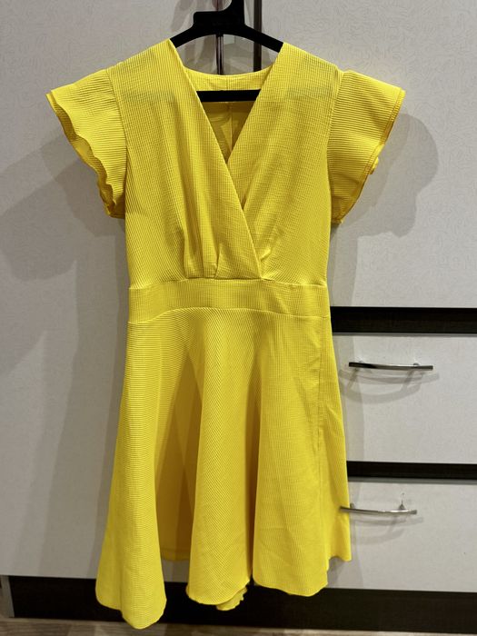 Елегантни дрехи размер S, M.