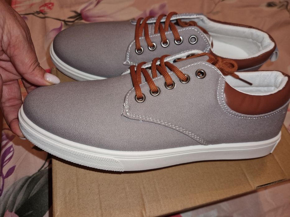 Adidași barbati gri