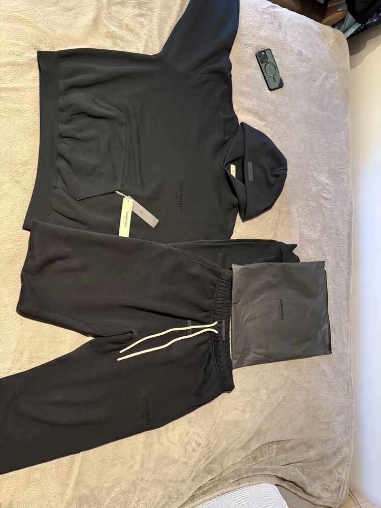 Essentials tracksuit НОВО/екип