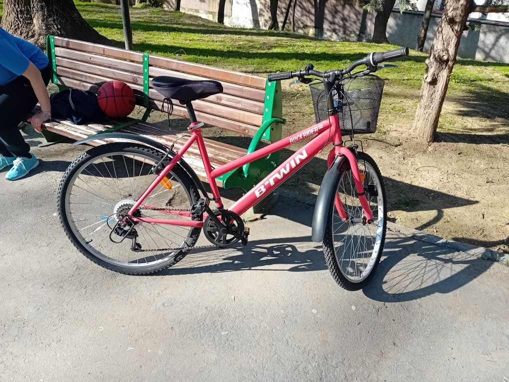 Bicicleta B Twin roșie stare foarte bună