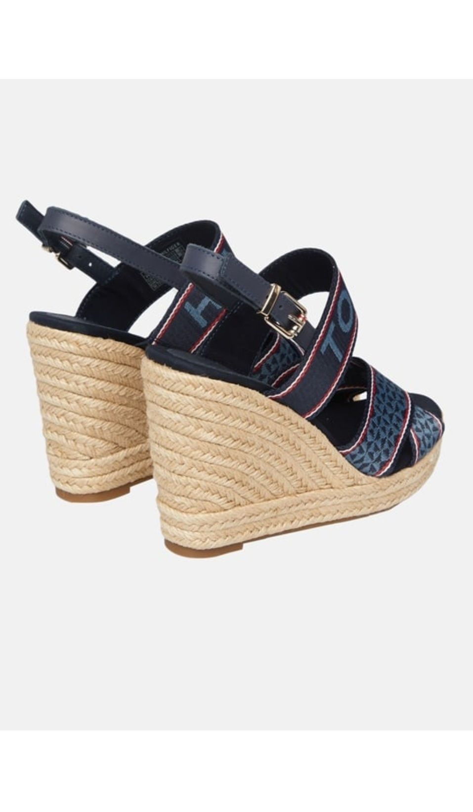 Sandale Tommy Hilfiger, noi cu eticheta