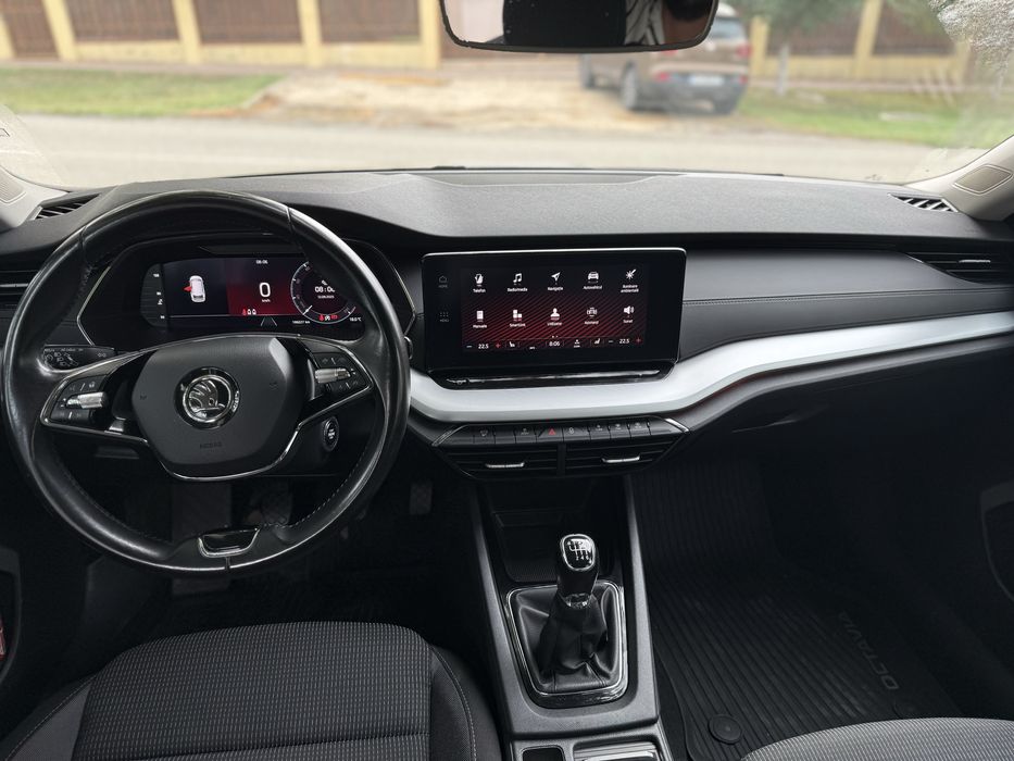 Skoda Octavia 2021 Cockpit Digital Distronic Led Metrix