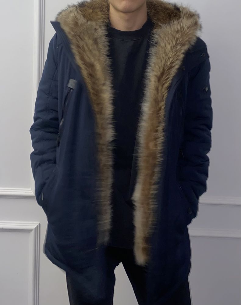 Продается зимняя мужская куртка