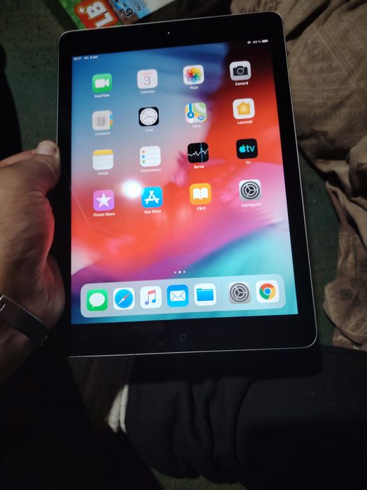 Vând iPad 1 ca noua