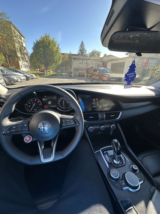 Alfa Romeo Giulia 2018, 2.0T - 200 C.P.