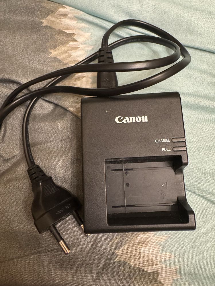 Фотоапарат Canon EOS 1200D