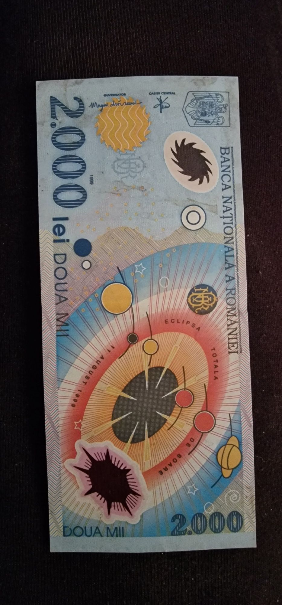 Bancnota de 2000 de lei cu eclipsa din 11 August 1999