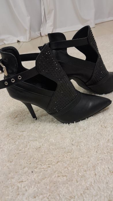 Pantof de dama cu toc