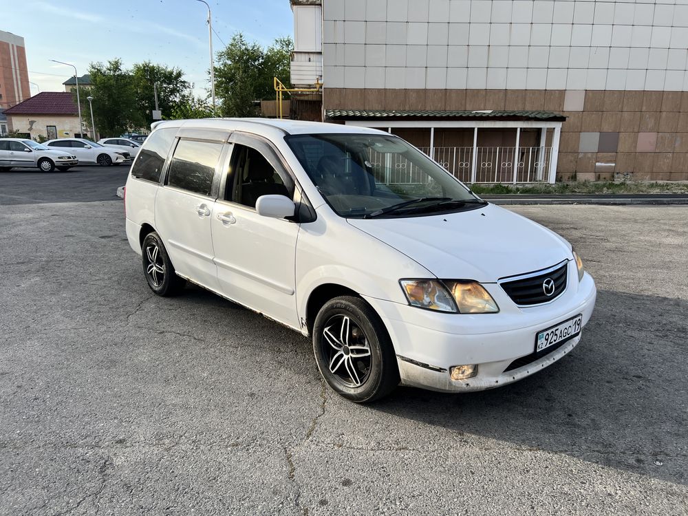 Продам Mazda MPV
