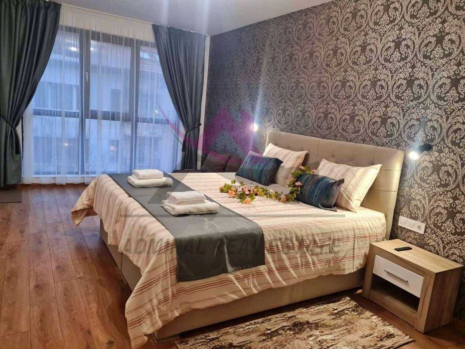 Дава се под наем Тристаен апартамент в Варна, Център - 100 кв.м за 1150 € - Снимка #3