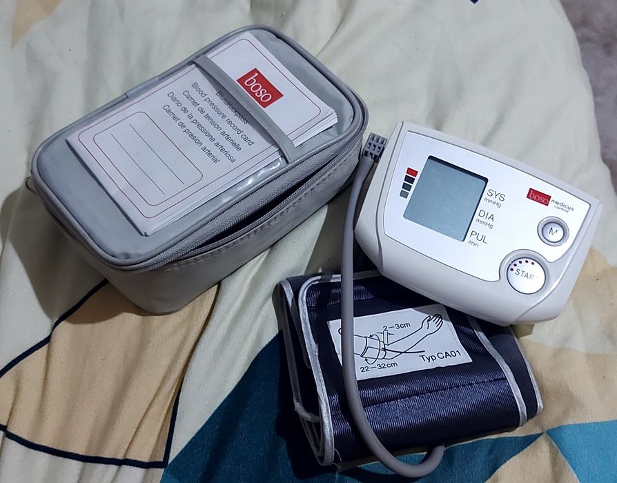 Tensiometru de brat boso medicus control