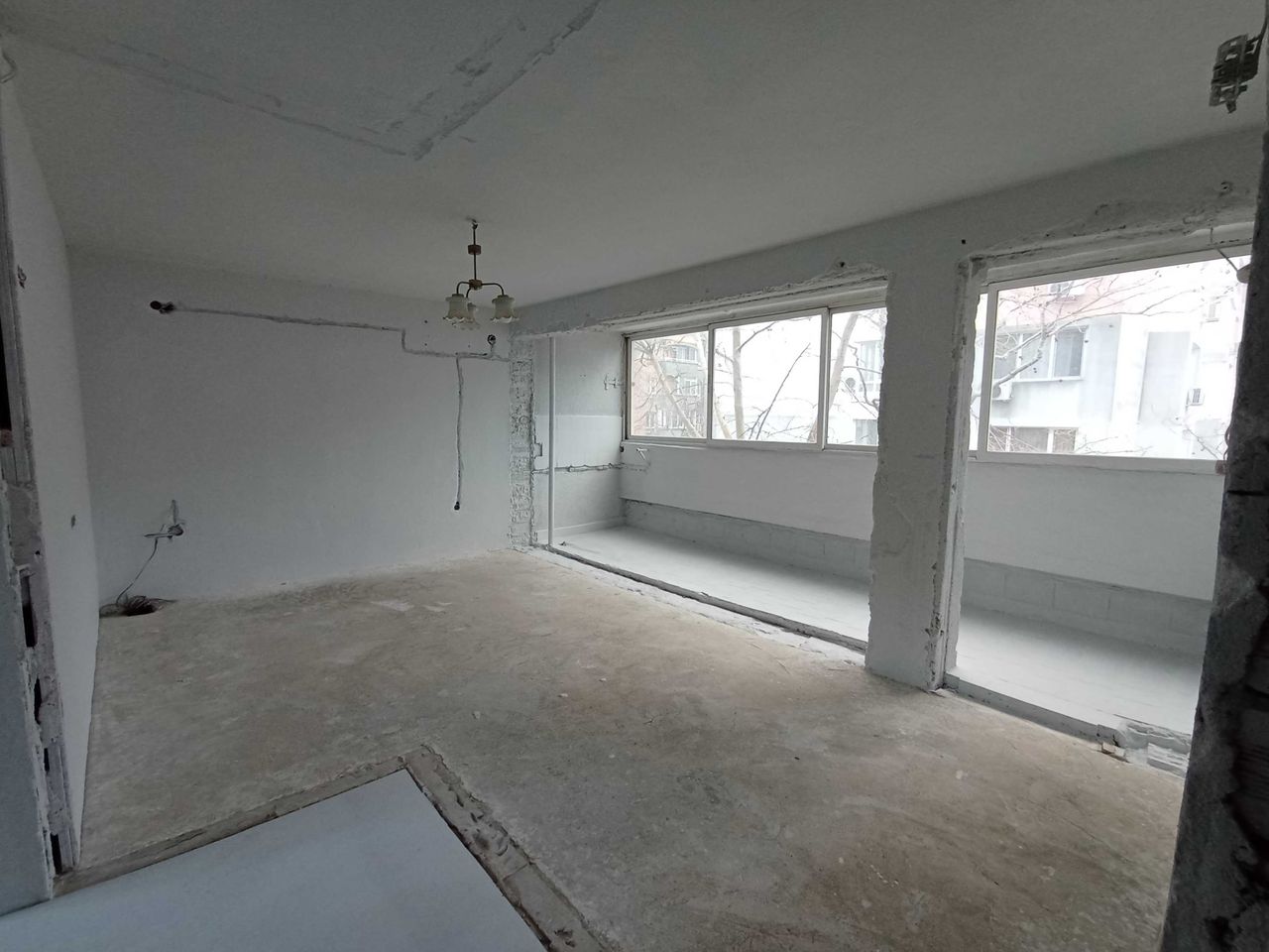 Дава се под наем Тристаен апартамент в Варна, ВИНС - 76 кв.м за 210000 € - Снимка #5