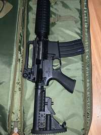 Arma airsoft replica m4