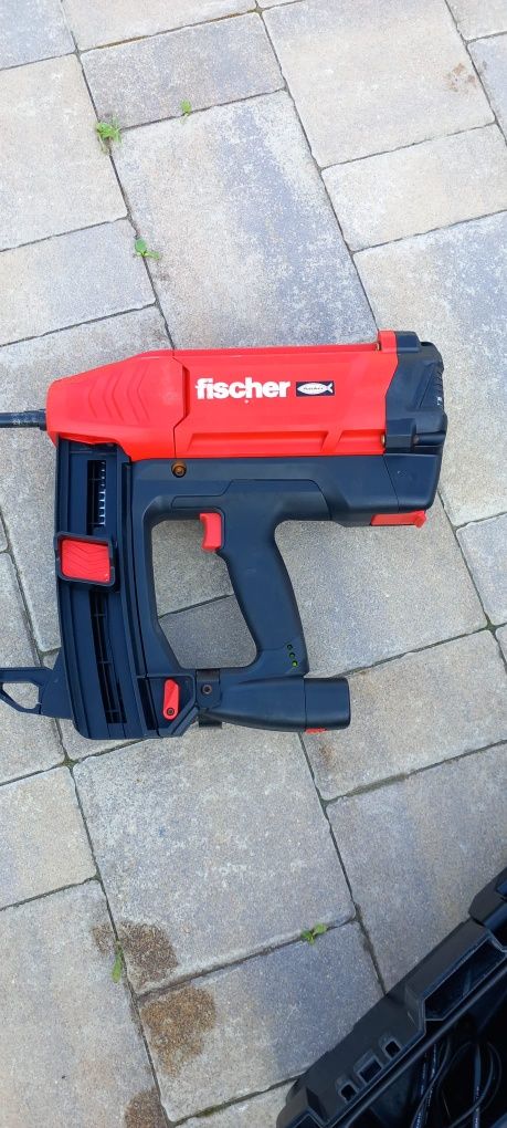 Pistol cuie beton  pe gaz FISCHER