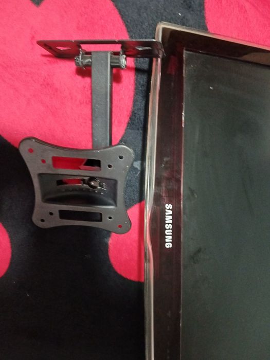 Vând tvsamsug cu tot cu suport