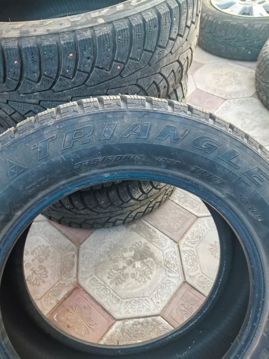 Продам зимние шины  4 штуки