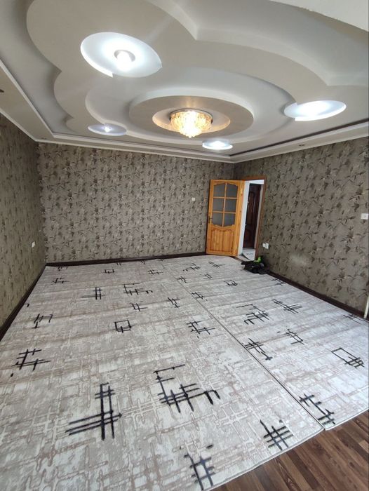 Oʻqiydigan va ishlaydigan qizlar uchun ijaraga xonadon.