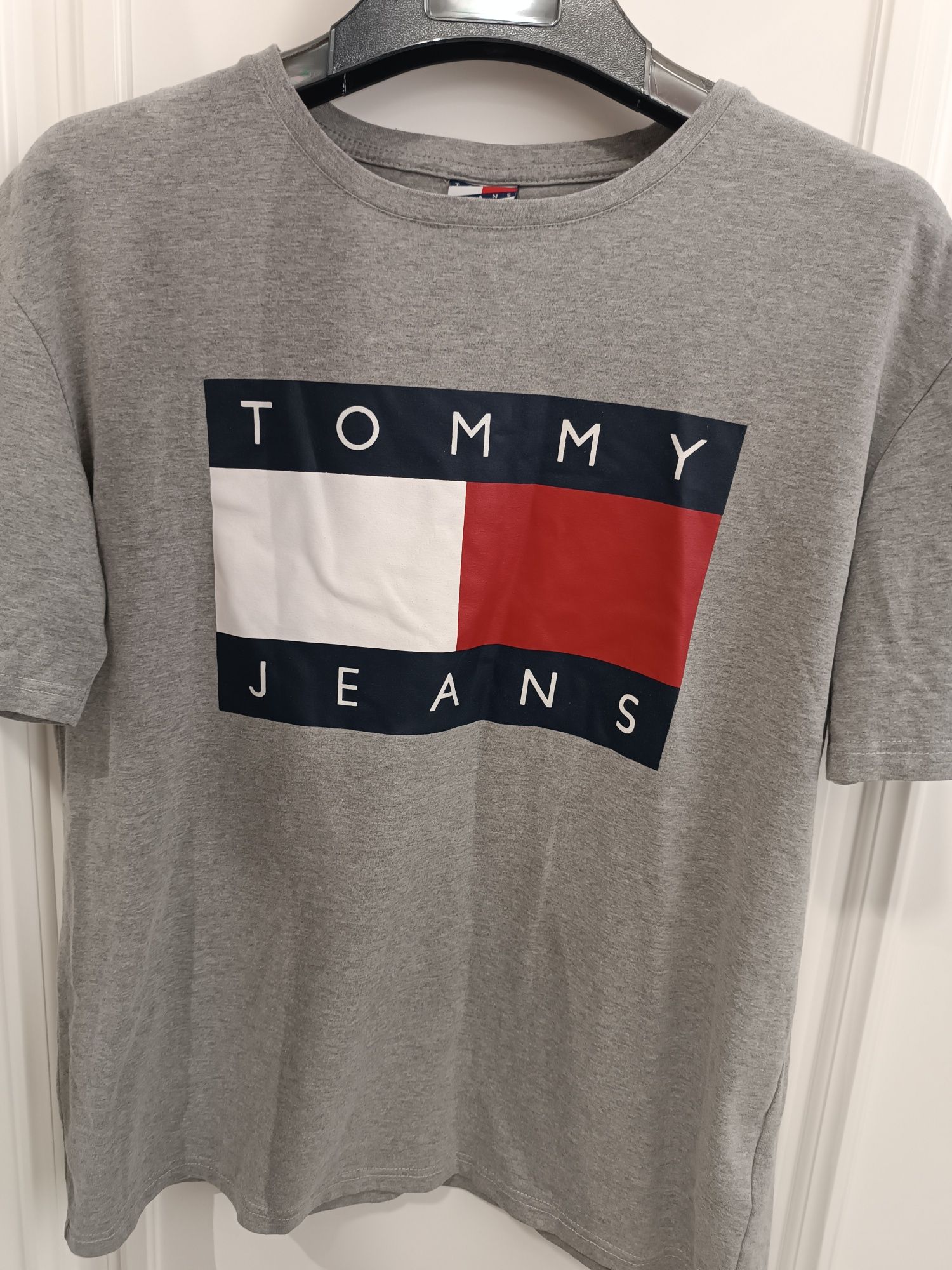 Tommy Hilfiger футболка из США, размер L