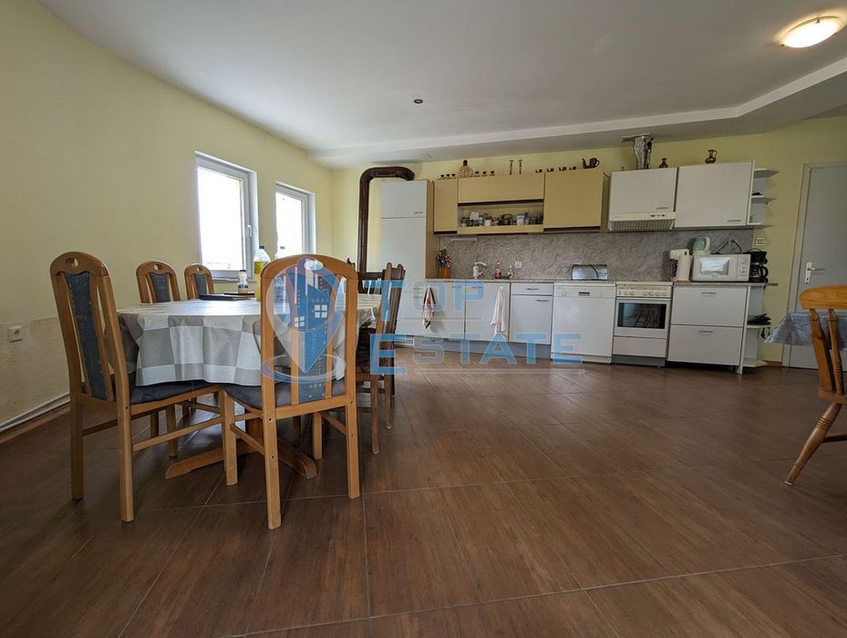 Продава се Къща в с. Войнежа, Област Велико Търново - 270 кв.м за 1297 €/кв.м - Снимка #1