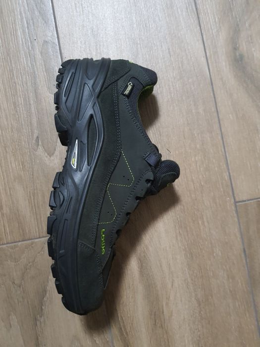 Lowa Toro Goretex 44 transport gratuit