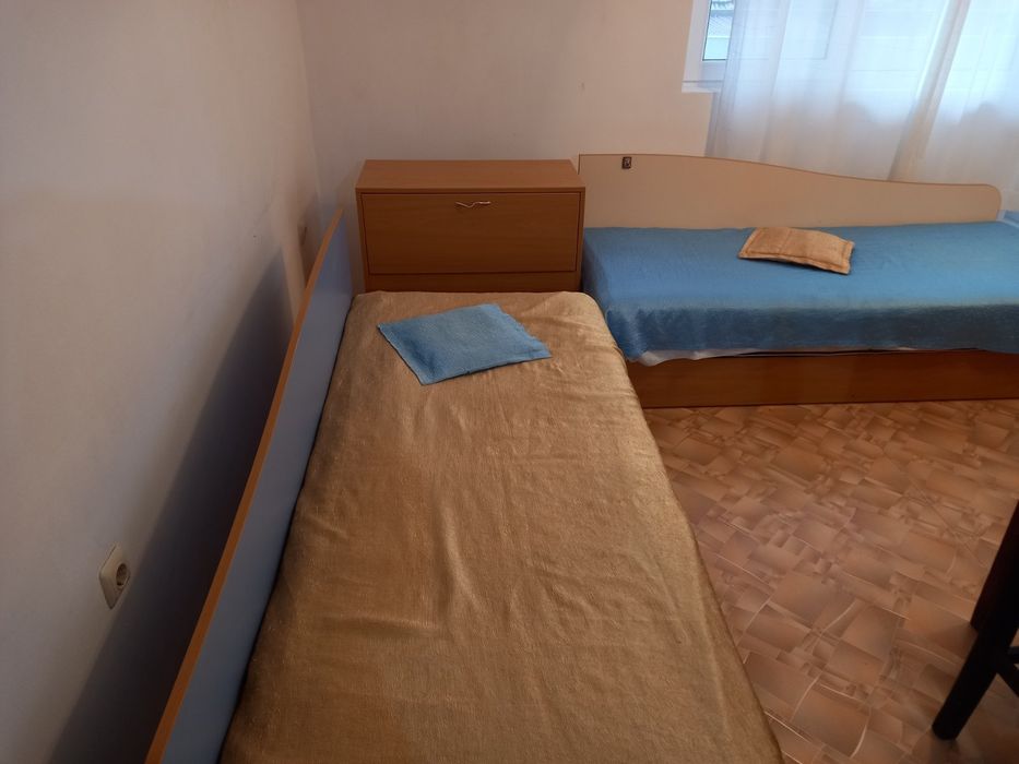 Единични легла със скрин