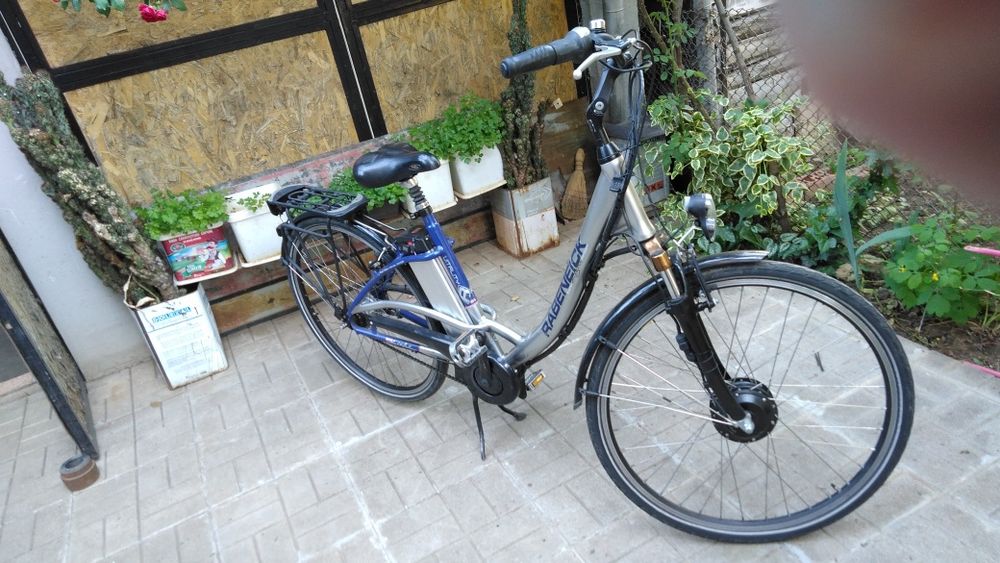 Електрически велосипед алуминиев 28 цола с ръчна газ дамска рамка
