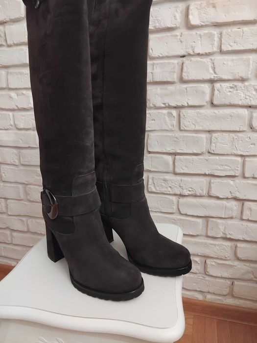 Велурени ботуши на висок ток