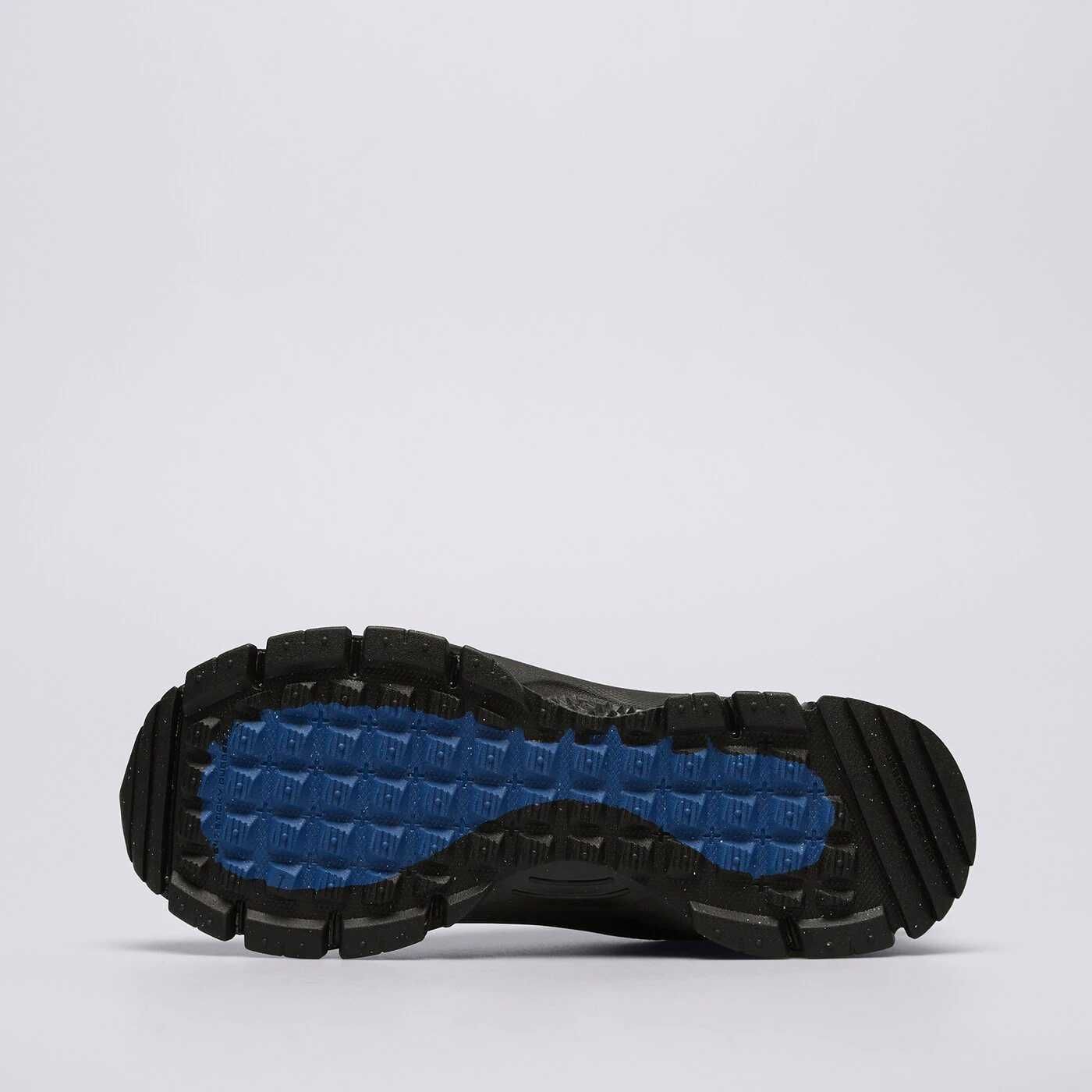 Маратонки NIKE VOMERO roam