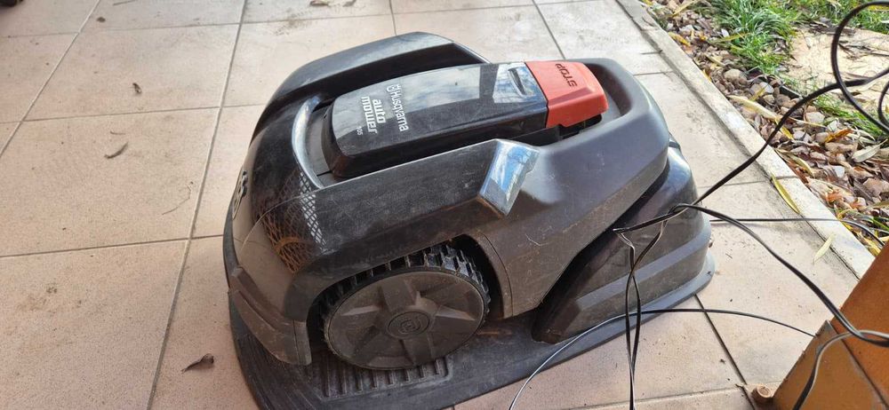 Robot de tuns gazon/iarba Husqvarna Automower 105, aproape nefolosit