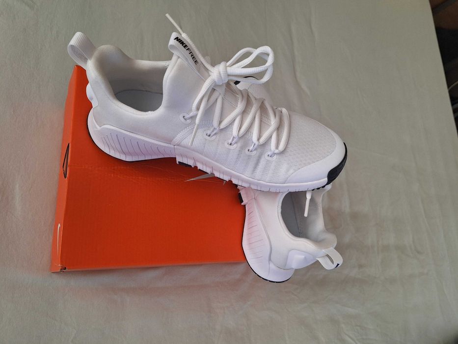 Чисто нови дамски  маратонки NIKE Free Metcon 6
